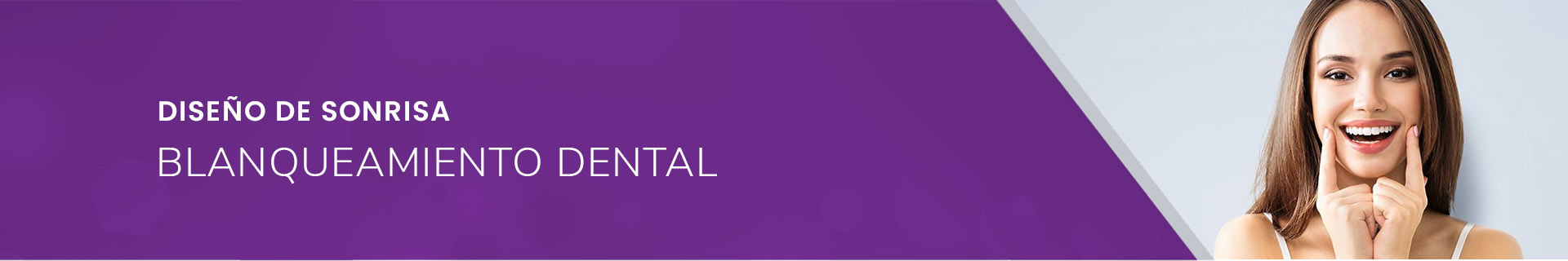 Diseño de sonrisa con blanqueamiento dental, mujer sonriendo y mostrando dientes blancos, fondo morado.